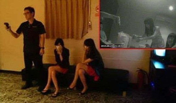扫黄先锋：记者暗拍KTV小姐不雅服务 衣着暴露女子陪酒可随意摸