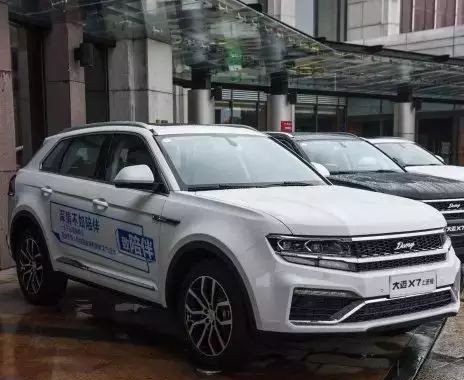 全景天窗，LED大灯，众泰的这辆7座SUV配置很逆天！