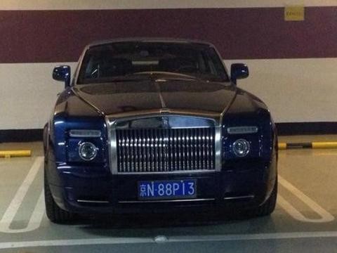 这里的豪车扎堆，成龙的兰博基尼，王思聪的劳斯莱斯根本不够看！