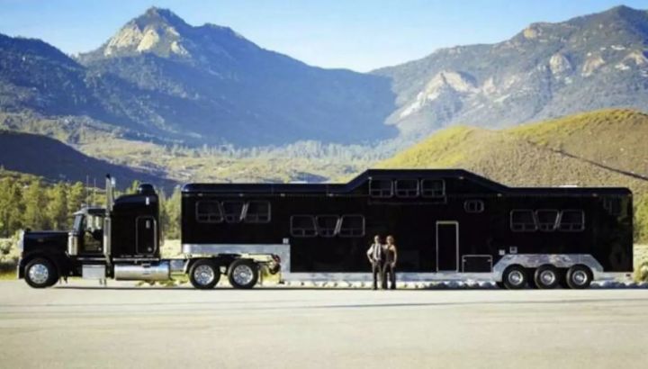 车越重,越安全?那开这些车上路连坦克都不怕!