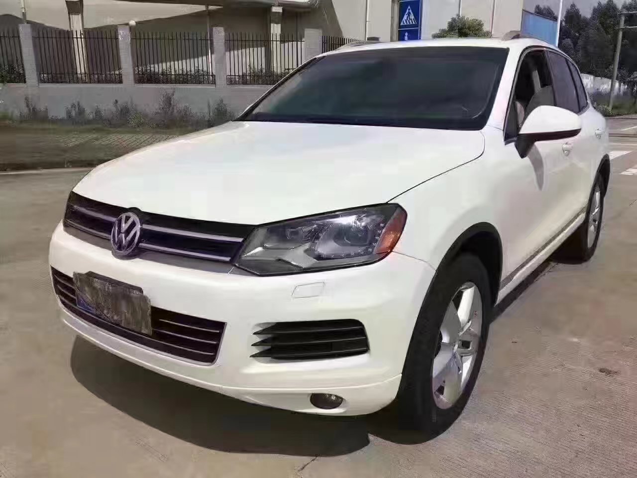 20万买下大众途锐,他忘了家中的妻子带着曾经