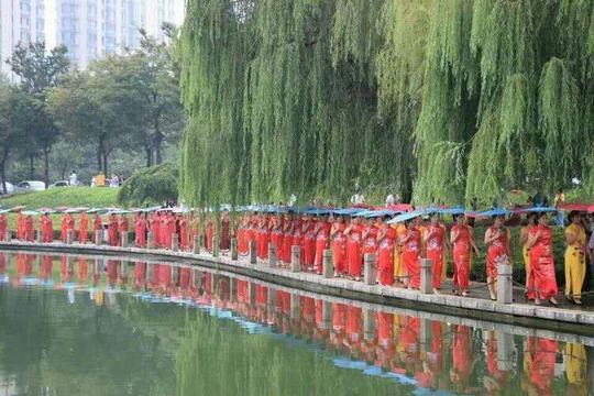 邹平县 中国体育彩票明湖杯″首届半程马拉松