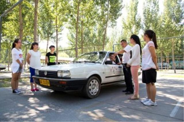 10月份,驾考新规则已实施,更贴近实际道路的驾