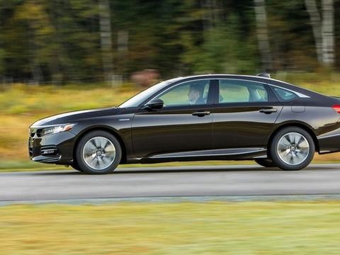 看完就想去买一台 2018本田雅阁混合动力车 高端大气