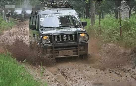 国内仅存的四驱面包车!越野性超过很多SUV,被人称为小悍马!