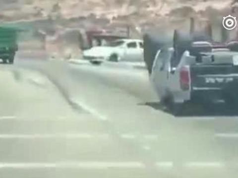 说出来你可能不信，我在路上看到一辆车在倒着开