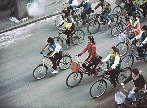 卜冠今《呼啸青春》首映获好评 最清流女. 来