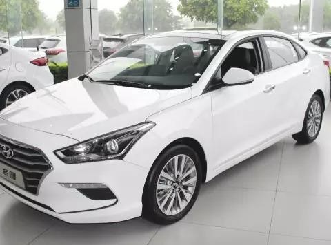 它是最便的合资中型车！空间巨大、配置丰富！它叫名图！