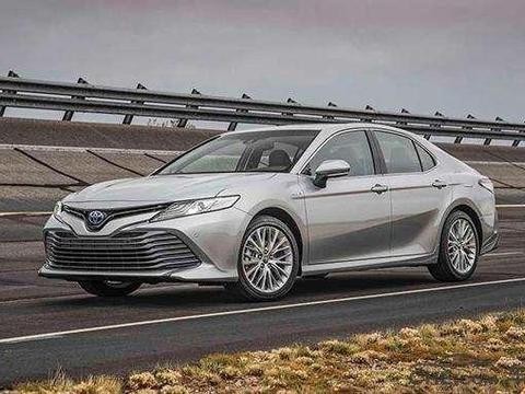 颜值甩帕萨特十条街，18款凯美瑞霸气不失美感，16万完虐迈腾