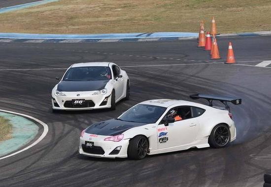 前后轮胎的轮距为啥有的车还不一样？