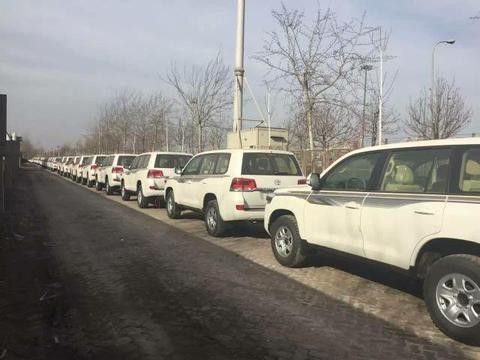 17款酷路泽4000中东版陆地巡洋舰盖板霸气越野大量现车