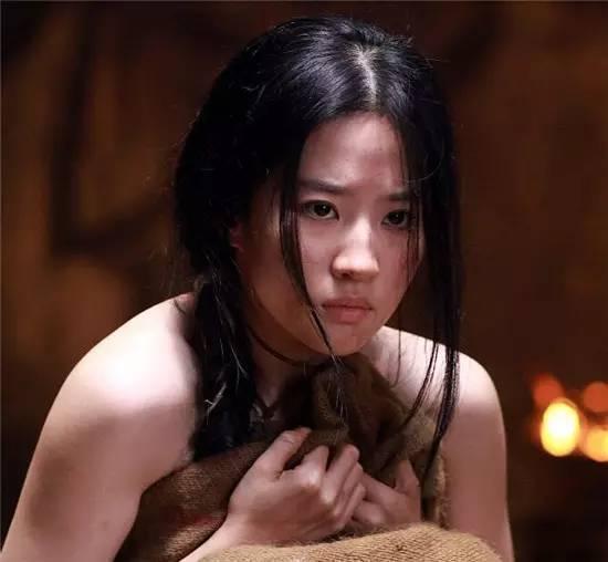 此女21岁被俘，惨遭玷污12年，身为俘虏却被封后，死后三年才发现