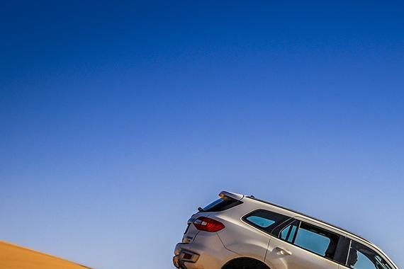 美系硬派SUV开过就爱上！大梁、四驱、大7座教授在沙漠各种浪~