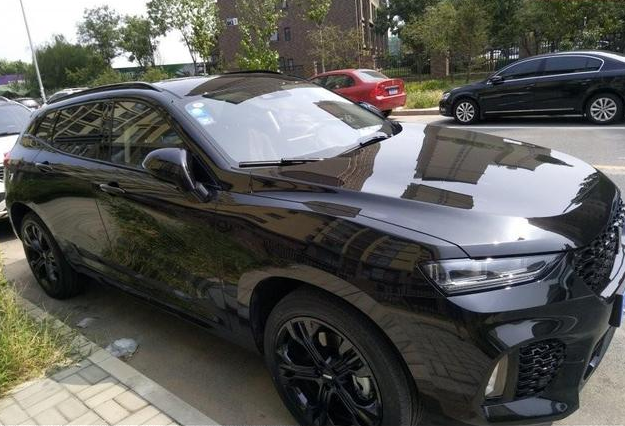 黑色的长城汽车wey vv7s油耗,操控等用车感受