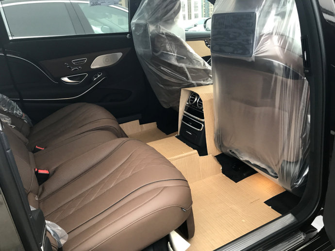 奔驰迈巴赫S450配置参数和老款区别迈巴赫授权4S店现车销售中