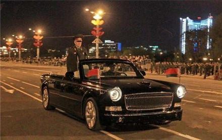 偶遇一辆敞篷豪车红旗L5，车牌霸气十足，堪比五连号88888！