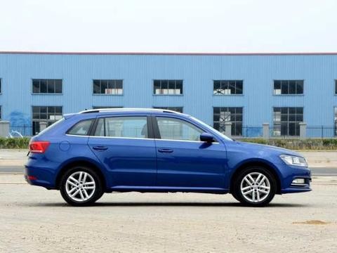 同事都推荐我买福克斯，最后我选择了它，动力远超思域