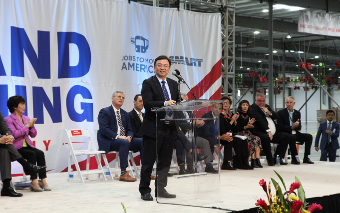 为美国创造上千就业岗位,这么多老外为比亚迪