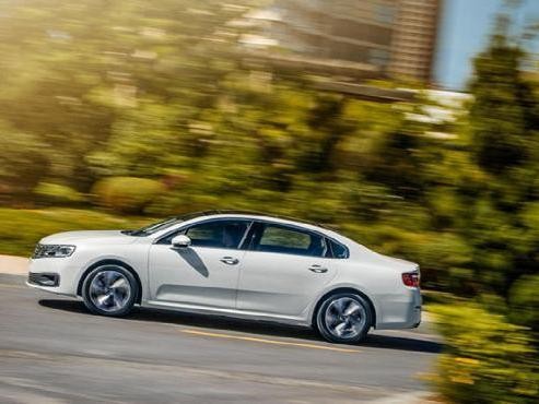 昔日总统座驾，售价高达70万，为何国产后跟迈腾一个价却卖不动？