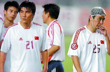 2002年世界杯最受争议国脚，却因为李明落选被球迷骂到今天！