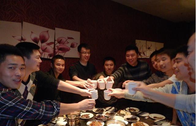 教你几招就能看出“粮食酒”还是“勾兑酒”，买白酒就不会被坑