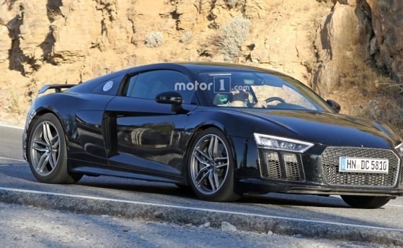 曝奥迪R8新车型路试谍照 或为新款R8 GT
