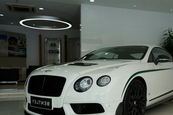 宾利4S店欧陆GT 敞篷版欧陆GT3 R 欧陆GT V8S现车