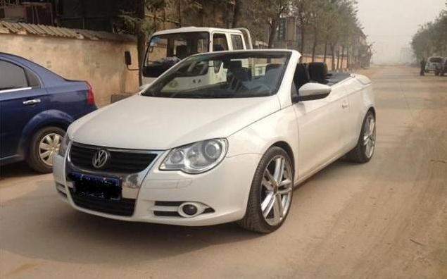 小哥花十万买来二手敞篷跑车,没想到这车的车