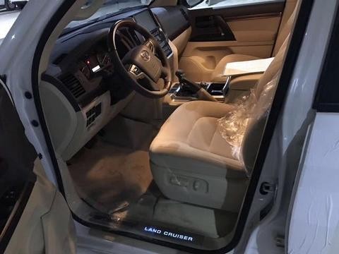 17款酷路泽4600中东版白色EXR气泵版高配陆巡霸气越野