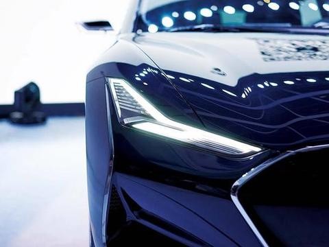 20多万就能买350kW的后驱车，拥有安卓系统，套壳特斯拉有戏