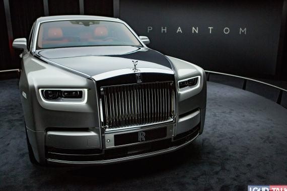 历经13年！王思聪的座驾、全球最豪华的轿车登场了 | 驾视