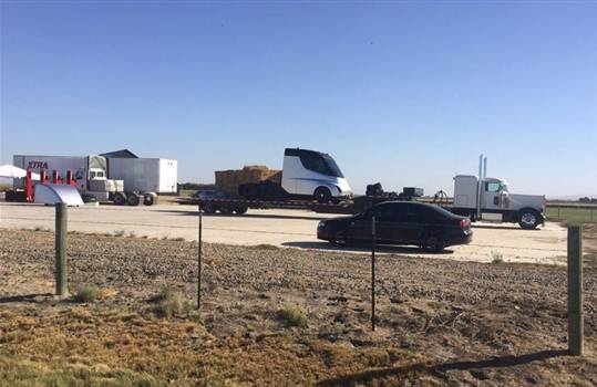 新CR-V七座版亮相;这辆电动卡车帅过擎天柱!