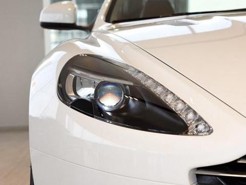 这车卖388万，赛道上还跑不过R8，不过买这车的看不上奥迪