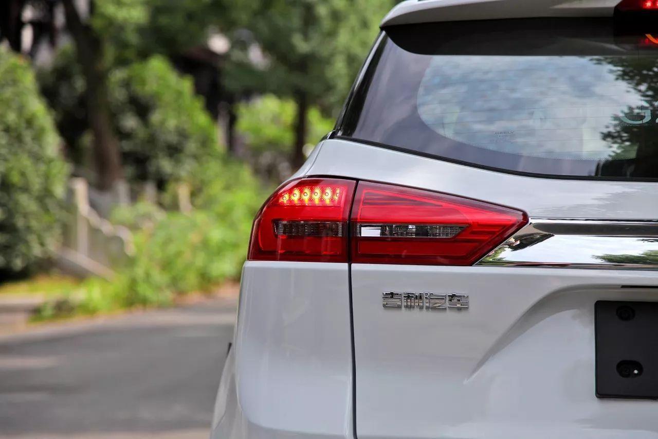 敢和合资车叫板的“最美SUV”吉利博越,销量刹不住,吊打GS4