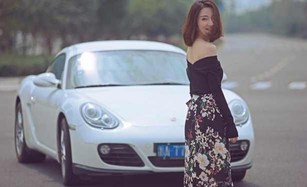 国庆开跑车去自驾,低配的保时捷卡曼车主:车子的轮毂真难看!