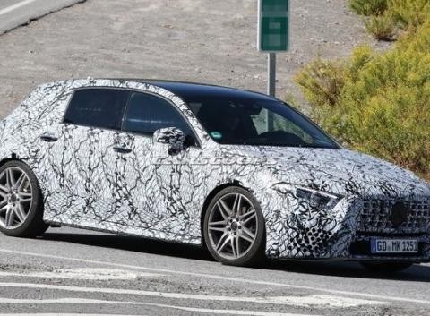 全新奔驰A级伪装照外观，内装全暴露！