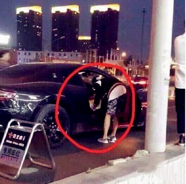 关晓彤选择鹿晗,因为其年收1.8亿,还有和王思聪一样超跑-新浪汽车