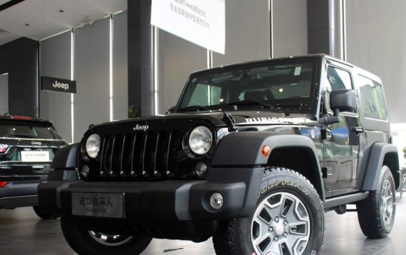 ​个性三门版战神！ 霸道、帕杰罗、牧马人强势PK秀肌肉