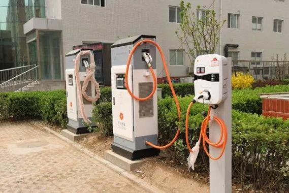 直流和交流充电，对电动车有哪些好处或伤害？