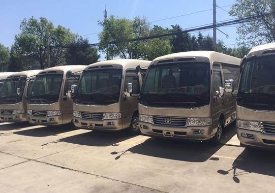 为什么那么多人出行选择它？17款丰田定制考斯特柯斯达中巴房车