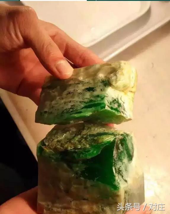 真正的极品翡翠原石,就是,一块边角料可以卖到4649.2万