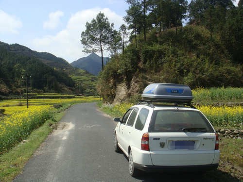 黄金周自驾归来，别总想着轮胎磨损，车上这个地方更需要保养