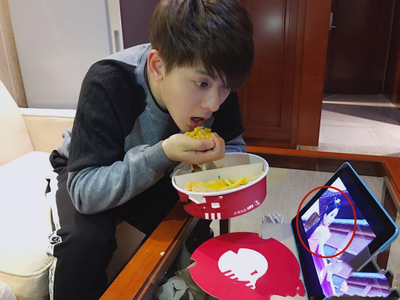 毛晓彤Mike举止亲密? 她与陈翔谁对谁错一目了然