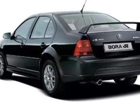 曾经的驾驶者之车，媲美宝马3系，如今简配沦为中国特供，还买吗