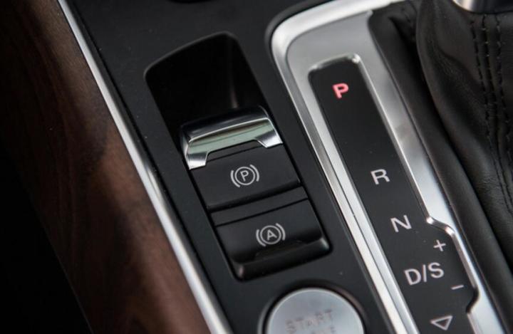 你再没长进,豪华SUV销量冠军迟早要丢!