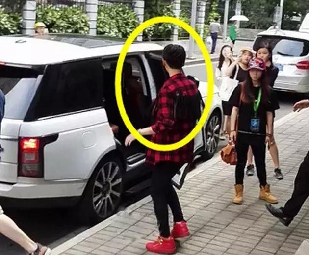 鹿晗这么火,看看粉丝都为鹿晗"买了"哪些豪车?