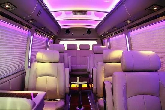 我国销量第一的中巴车,为什么老板却喜欢坐这款车?