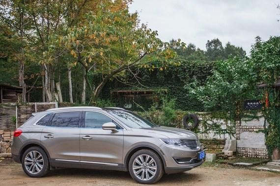 这辆总统专车上的这个功能，是老司机的最爱，长途开车也不怕累！