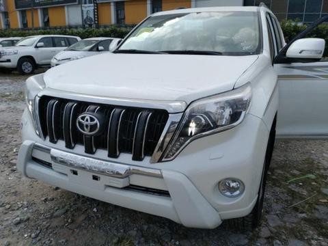 17款霸道4000中东最新行情操控简易霸气十足SUV