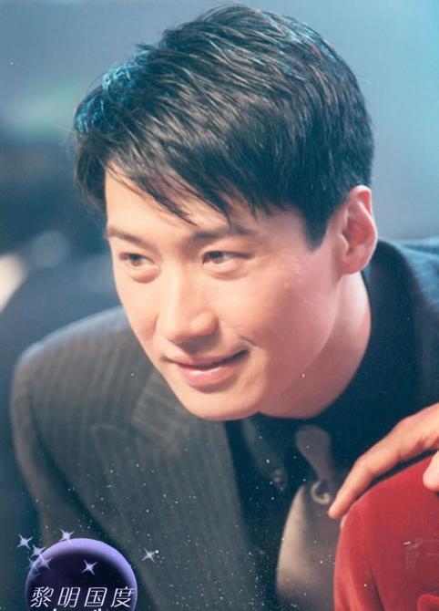 黎明年轻时放在今天绝对是小鲜肉,如今51岁的他风采依旧!